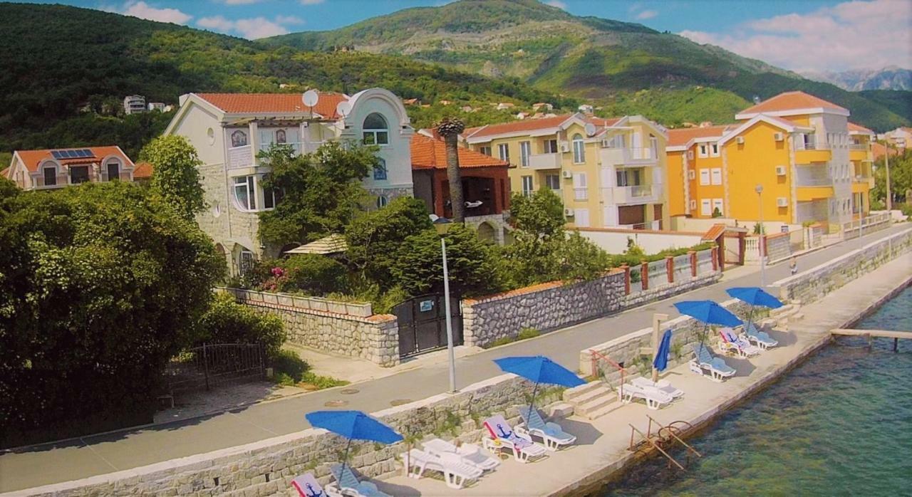 Vila La Vita Del Mare Биела Экстерьер фото